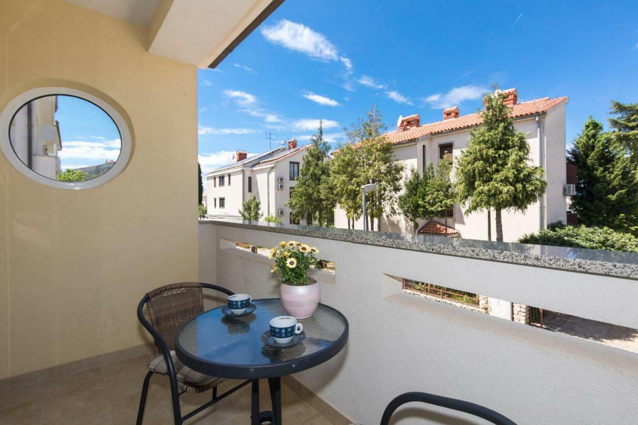 Apartments Nino Malinska Bagian luar foto